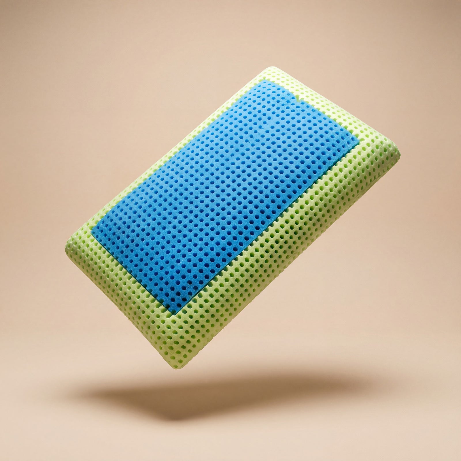 Schlafzauberkissen Classic Recovery-Nackenkissen federfrei, grüner Schaumkern mit blauem Stützpanel, freigestellt